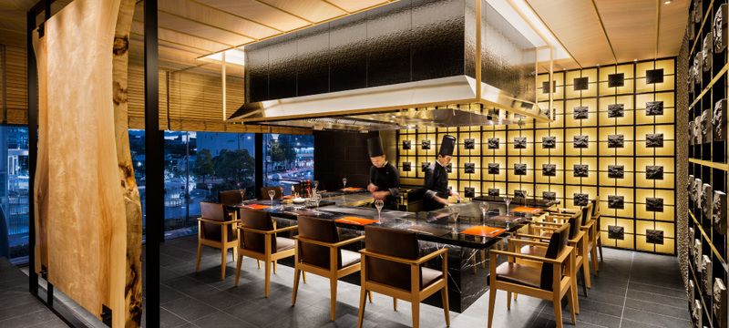 傳火（てんか）鉄板焼