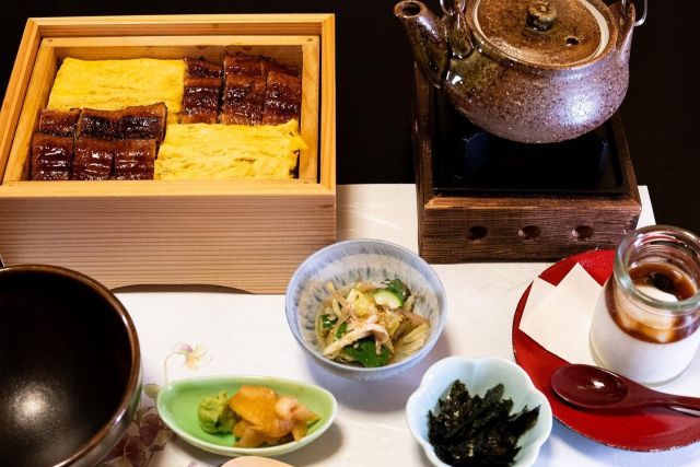 鰻のエイト