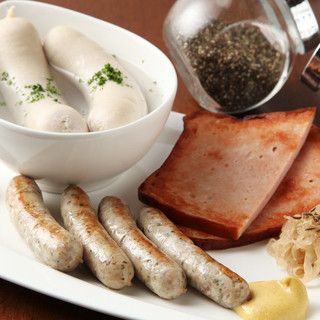 Enjoy homemade German sausages with ease! Light Course