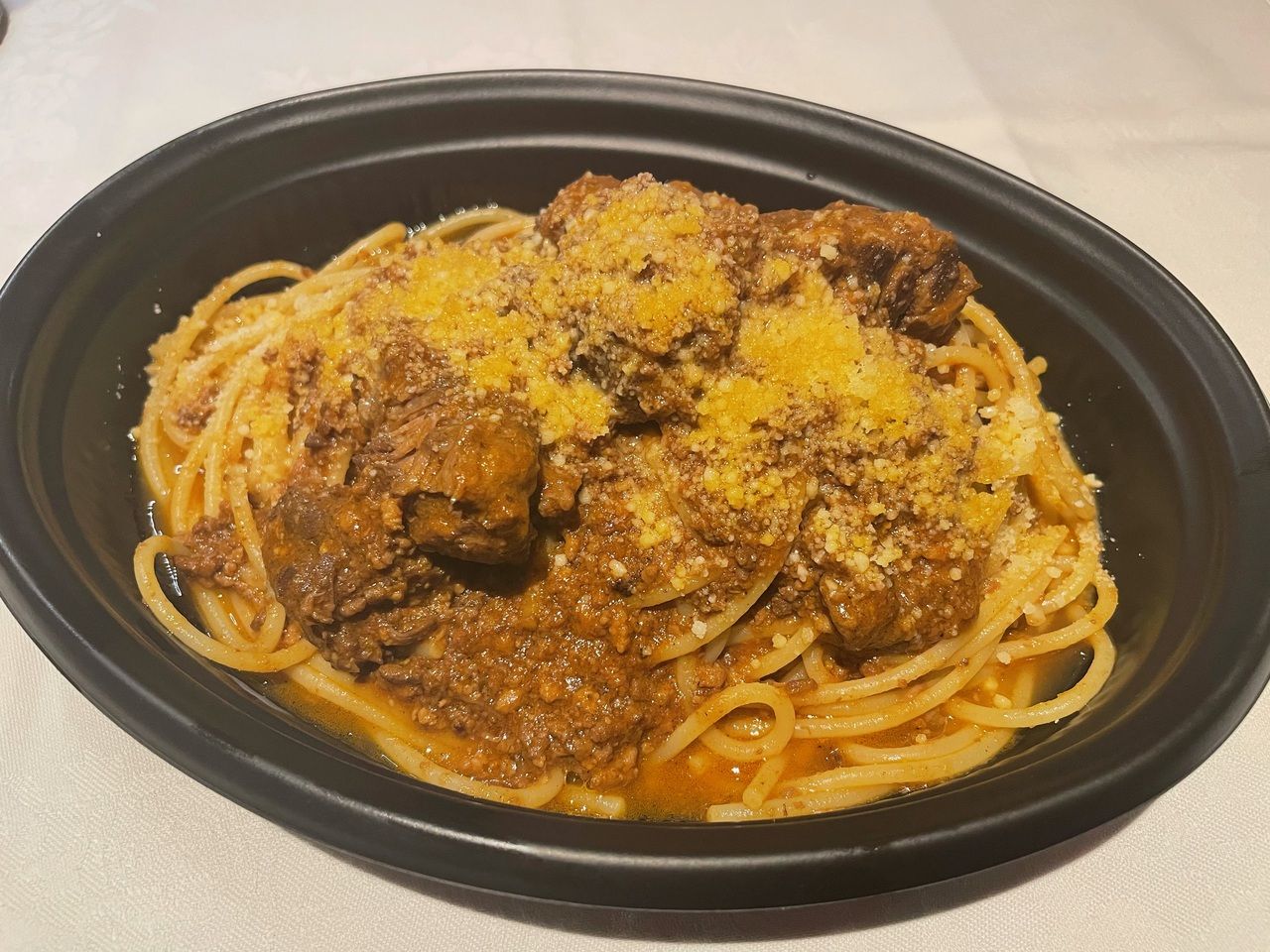 【テイクアウト】黒毛和牛のミートソース　もちもち生パスタ