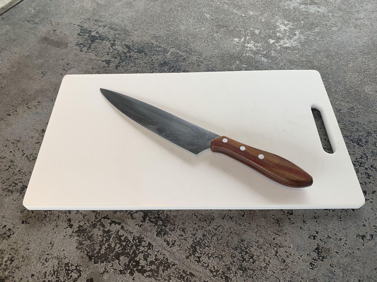 Knife and cutting board set