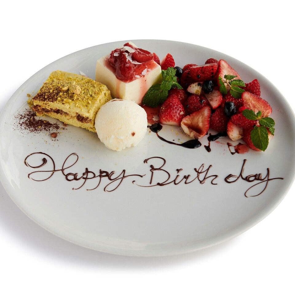 SWEETS & SEASONAL FRUITS PLATE