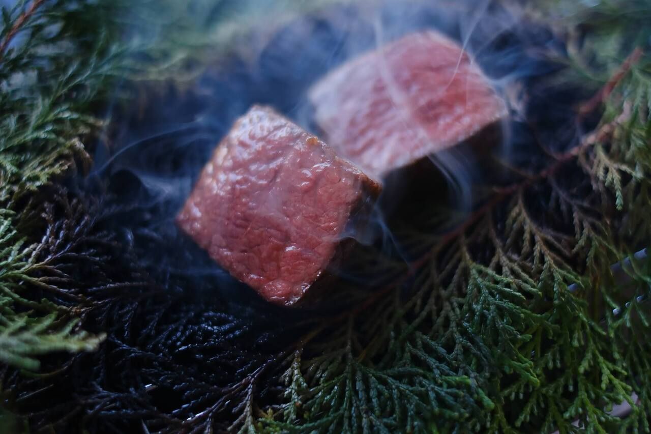 Menu Osaka 能勢黒牛の炭火焼をメインとするワンランク上のコース