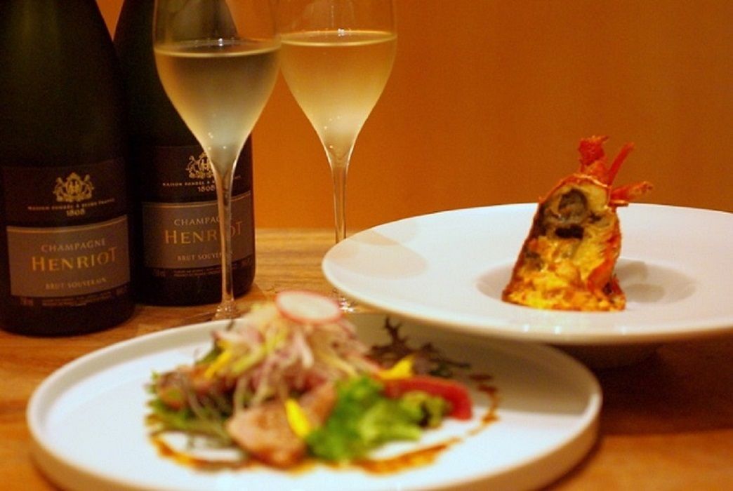 Dinner WA Yurari course + Glass of Champagne + Special Dessert