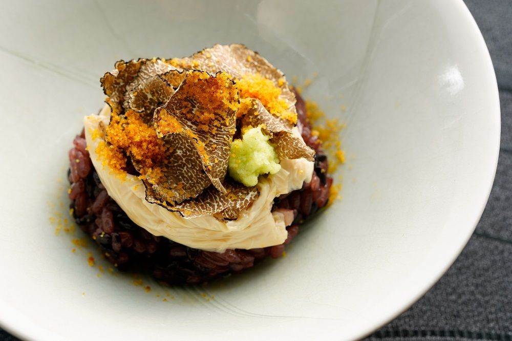 〝温故知新〟（おんこちしん）＜テーブル席＞