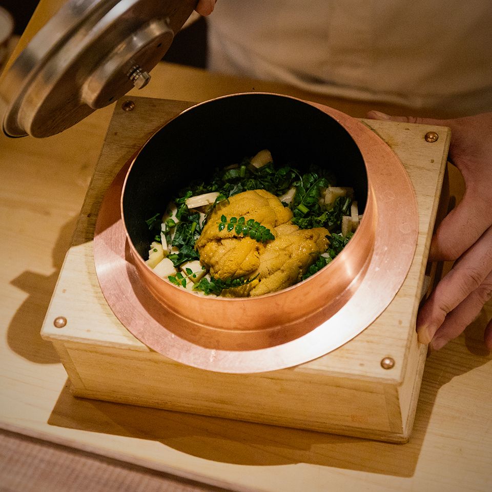 【包廂】神戶牛肉與當季優質食材的特別套餐，共約12道菜品