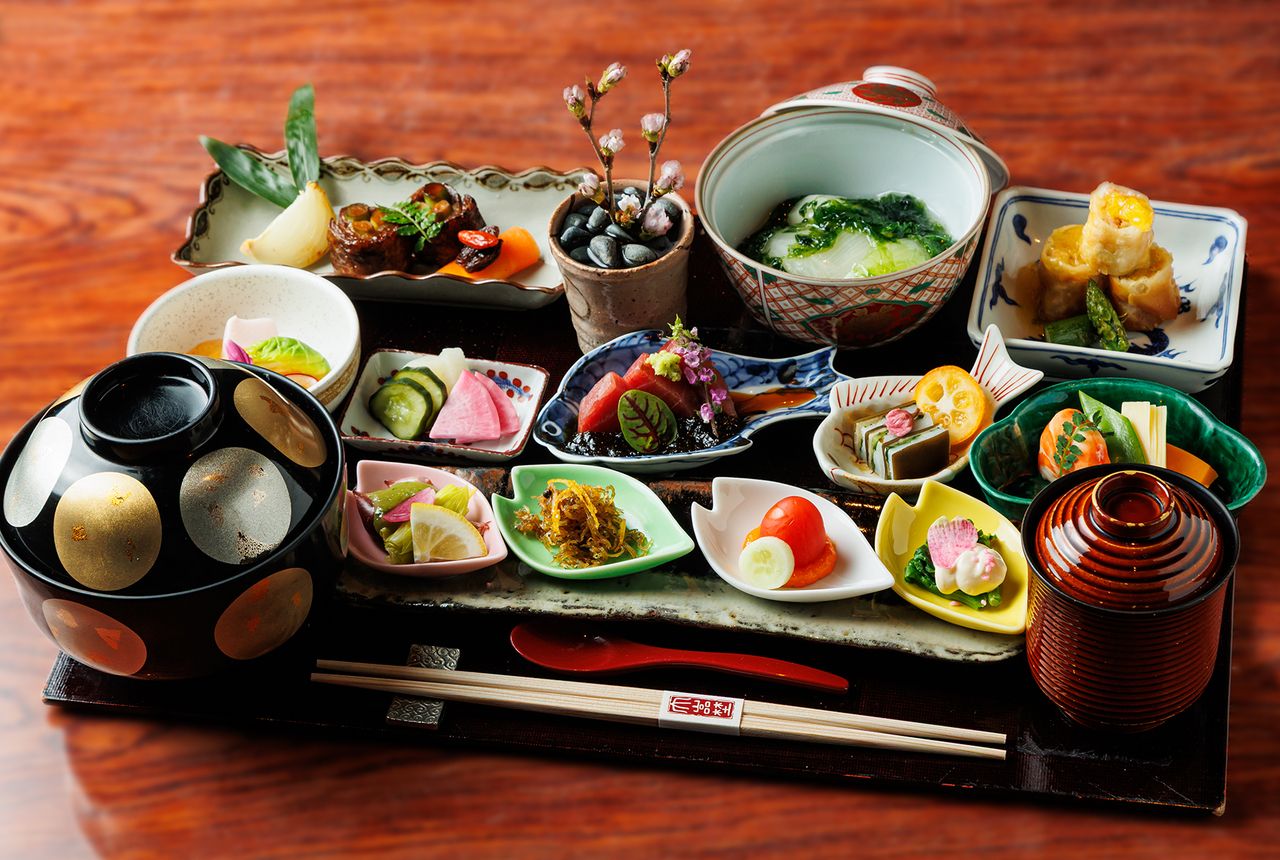 Okurano’s special lunch set 