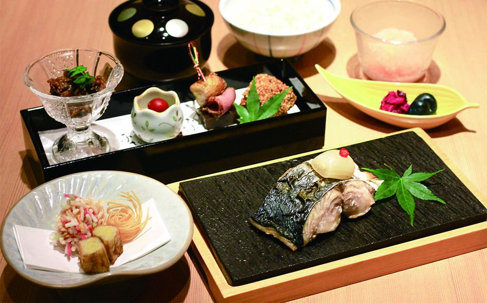 Lunch kaiseki zen 3,500 yen ～The main dish can be selected individually from meat or fish.