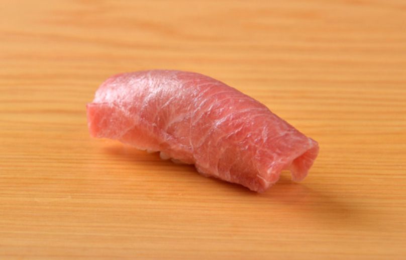 Seasonal Omakase (Chef’s Selection) of Nigiri and Delicacies ¥22,000+ (tax included)