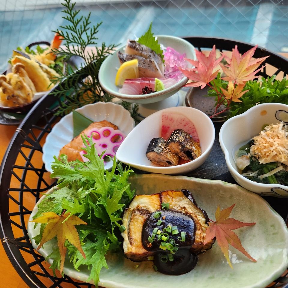 ランチ限定【花籠盛り御膳】