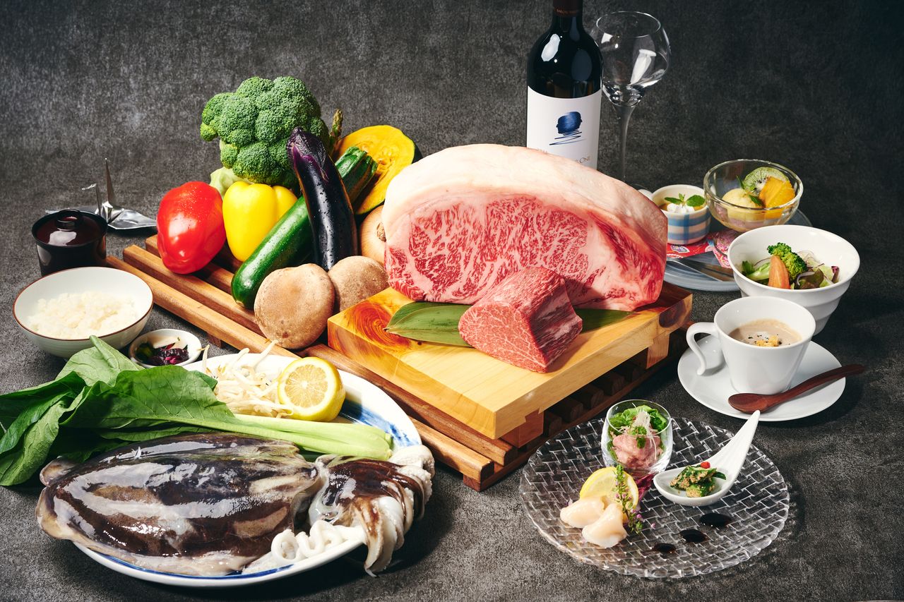 ~Yasaka Course~ A course of 11 dishes including 100g of Kuroge Wagyu beef fillet steak and fried squid with butter and soy sauce