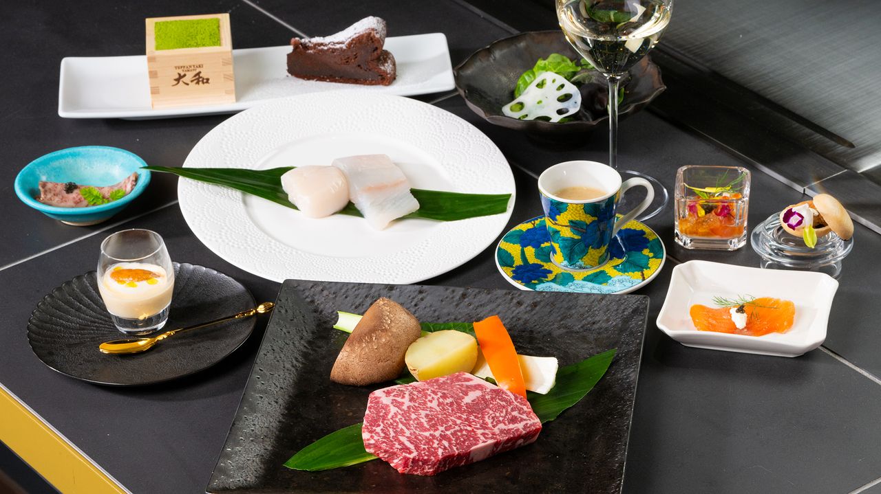 미카사 인기 제철 채 전채 왜건 서비스 포함, 생선과 범립 조개 철판 구이, 검은 털 일본소 로스 포함 총 10 품