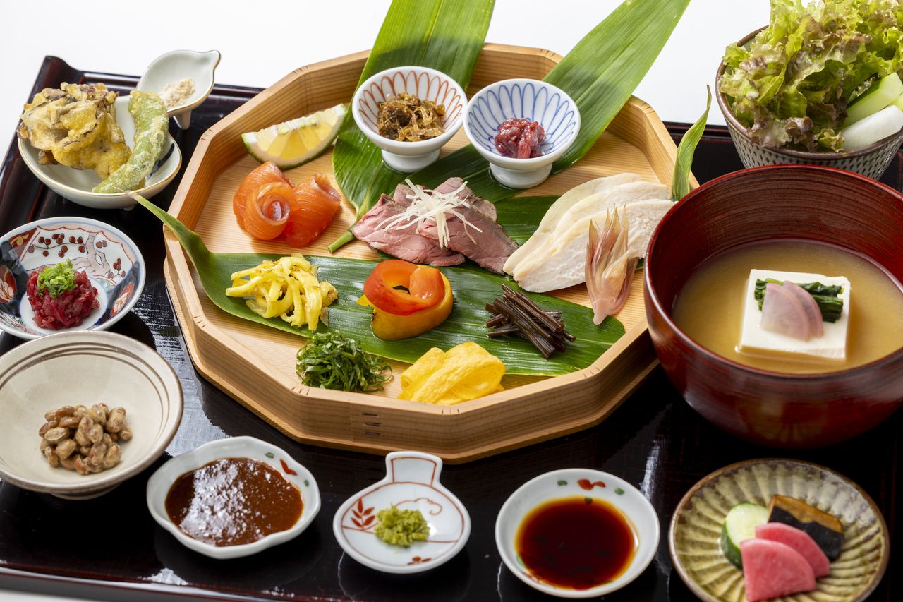 里山手卷寿司（配马力纳豆）