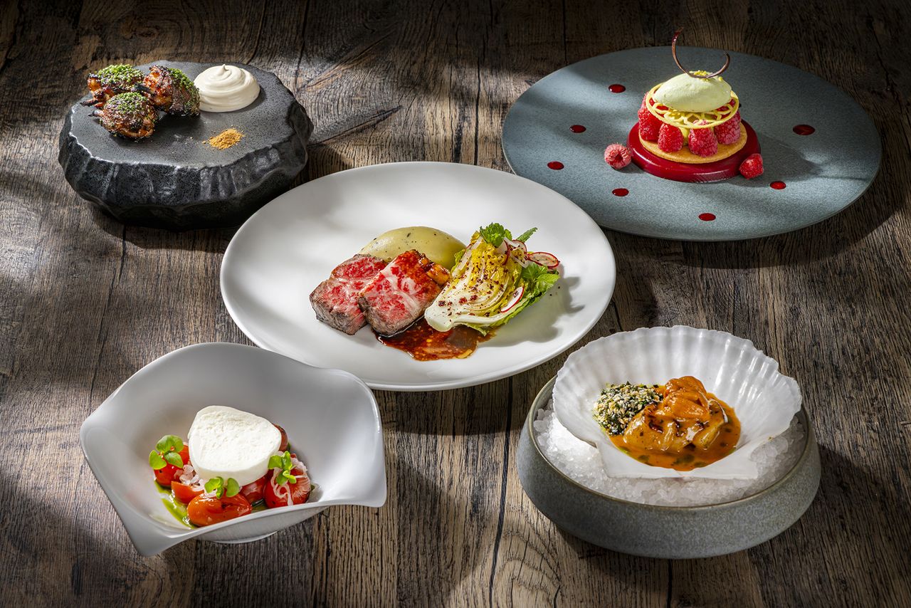 "Classic" dinner course featuring 6 dishes including chef's recommended menu items
