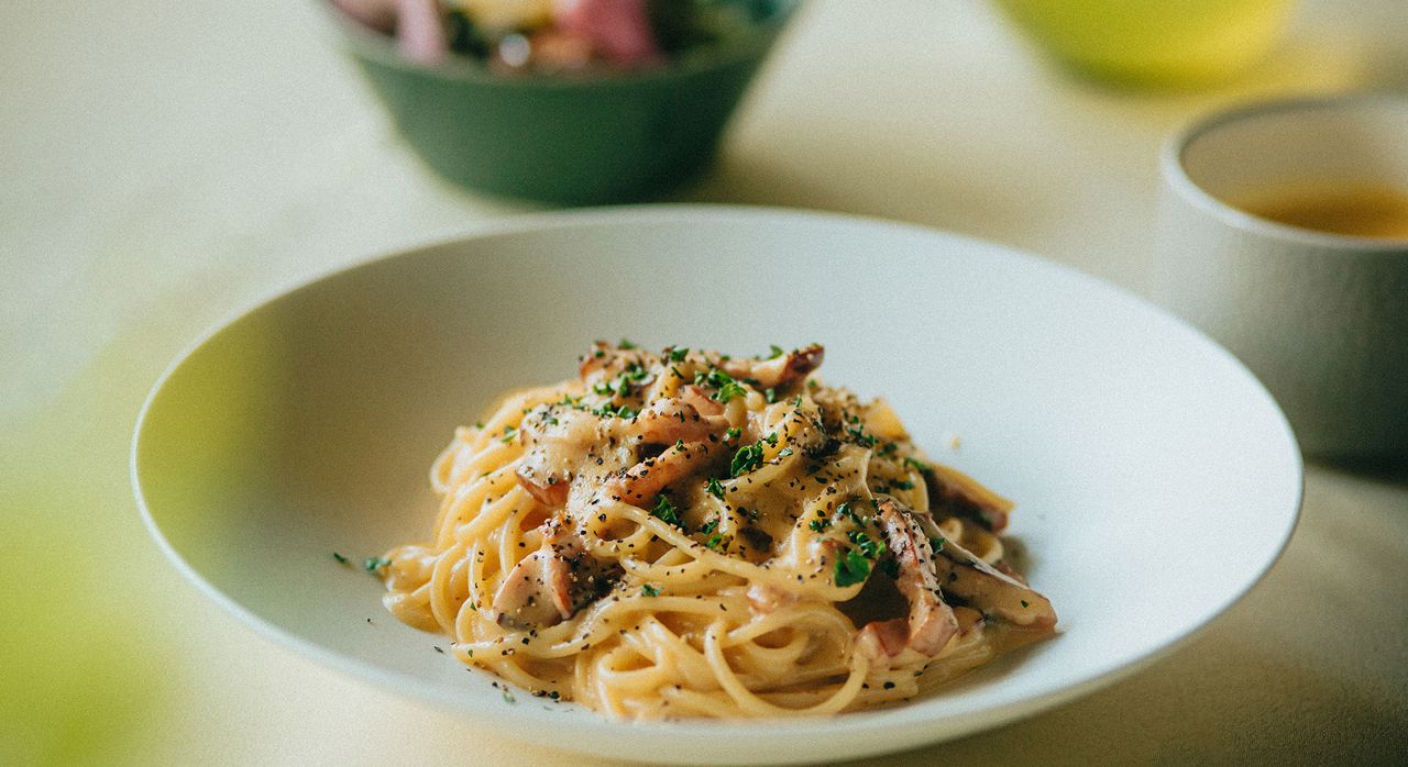 カルボナーラ　ランチサラダ・スープ付き