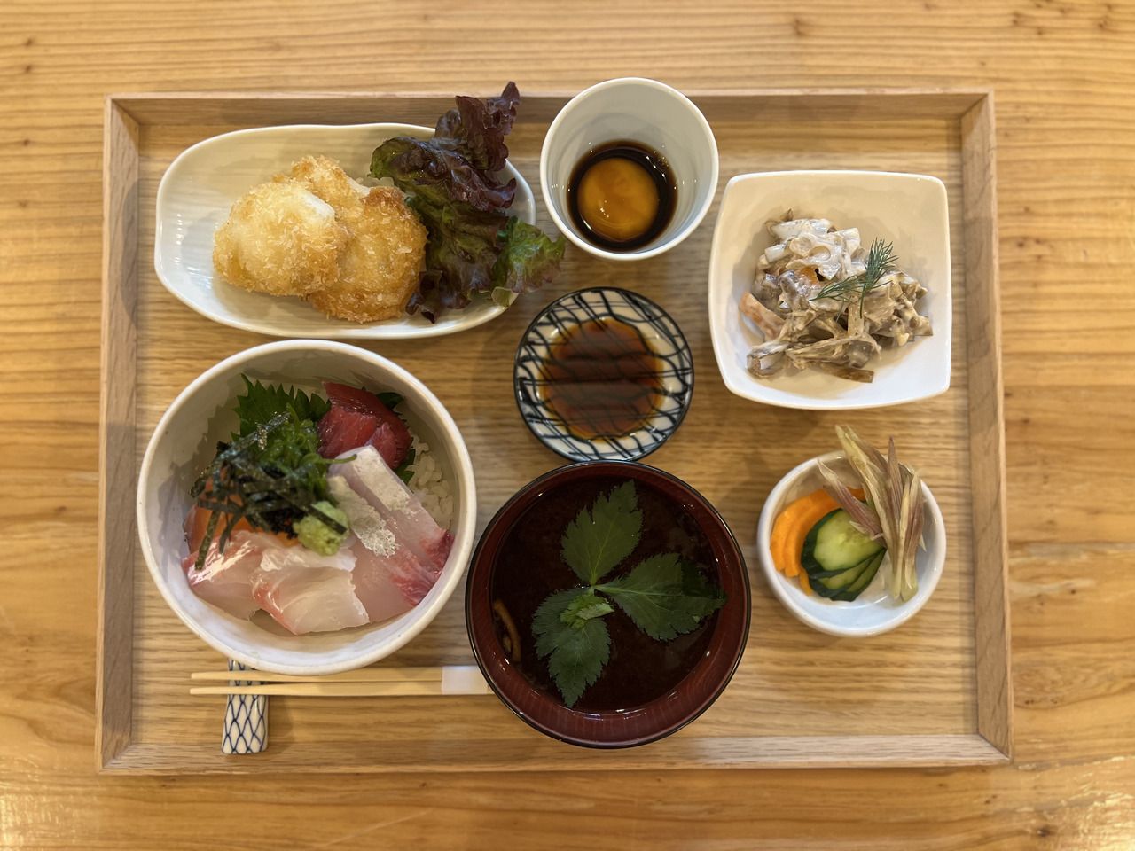 HACHI 套餐海鲜盖饭 仅限周六及节假日