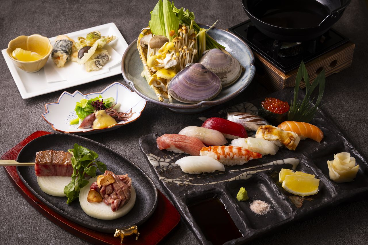 "Enjoy the best of Japan's ingredients gathered in Tsukiji" King crab, A5 Wagyu beef, and 10 sushi pieces, 14 dishes, 12,000 yen (excluding tax)