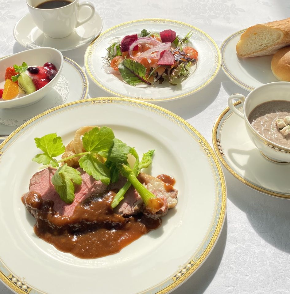 غداء كورا [شهريًا]