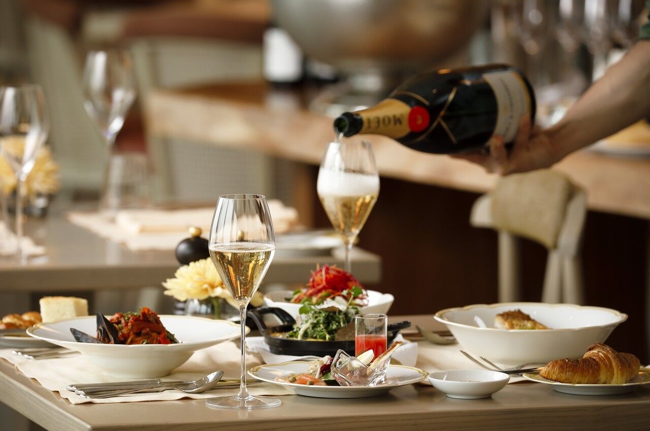 JOLIE's Sunday Brunch/Free Flow Champagne