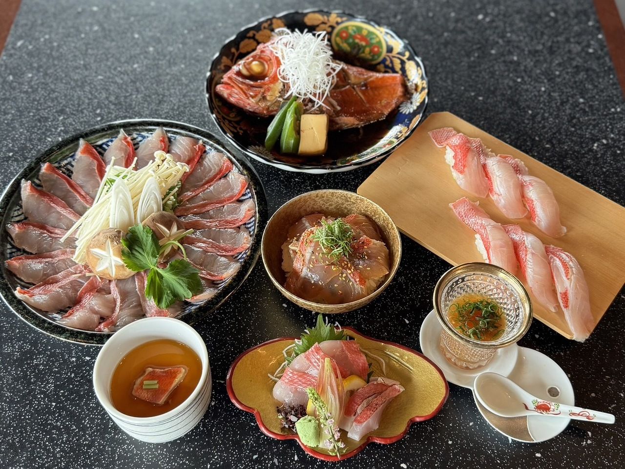 [Posti a sedere al tavolo] Piatto di dentice di Matsuwa