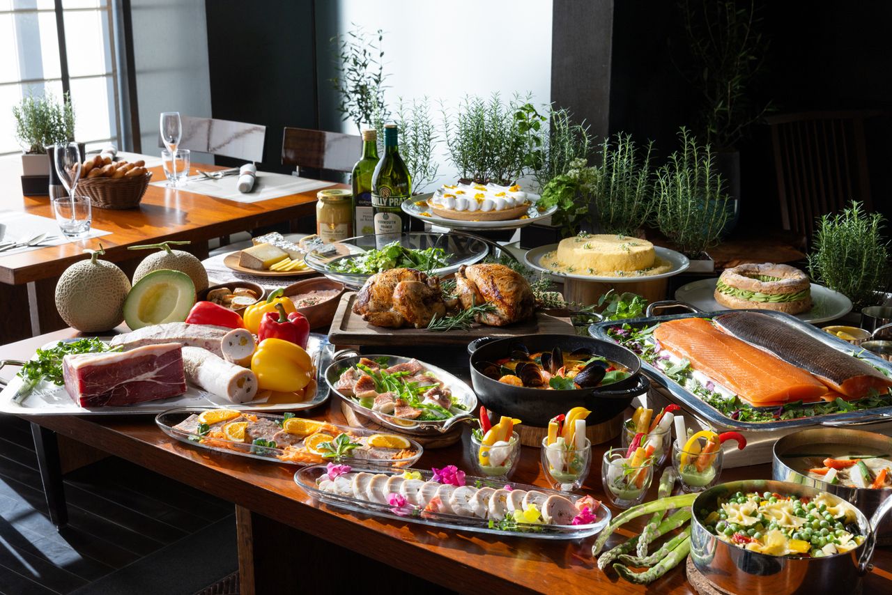 【Official online exclusive weekday lunch buffet・Private Dining Room】(Wine Table）