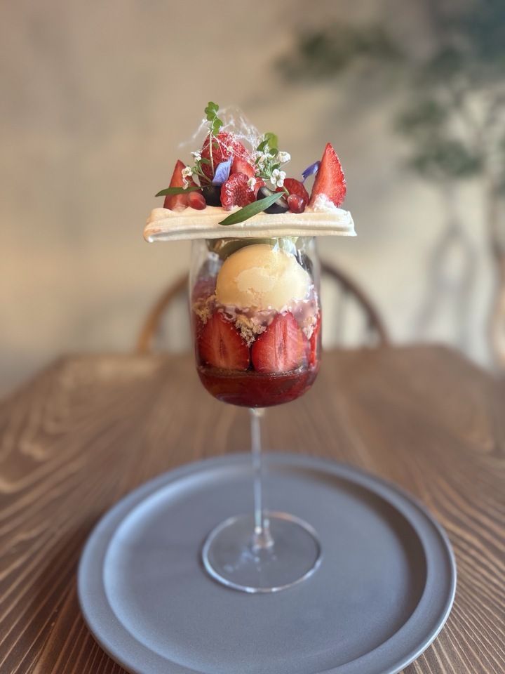 季節のフルーツパフェ【11時〜14時まで】