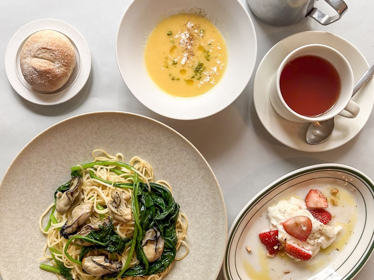 【LUNCH 平日限定 休闲午餐套餐 + 餐后饮品】