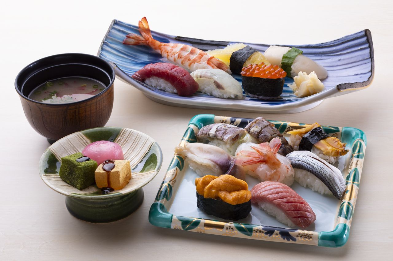 Winter Lunch — Okimari Nigiri (13 pieces)