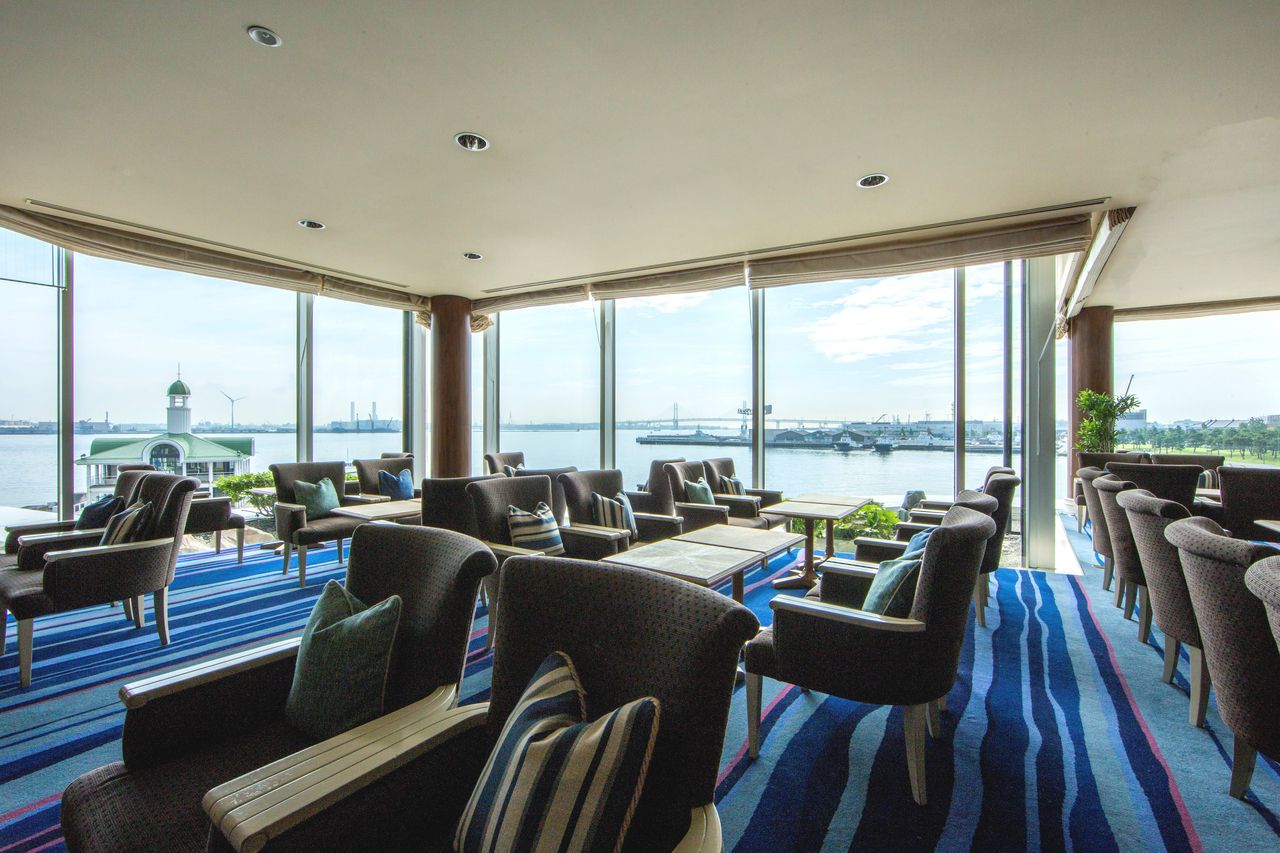 [Online Only/Guaranteed Window Seat] Strawberry Sparkling Wine Toast, Strawberry and Ruby Chocolate Afternoon Tea, and 25 Free Café Flavors | ¥8,700