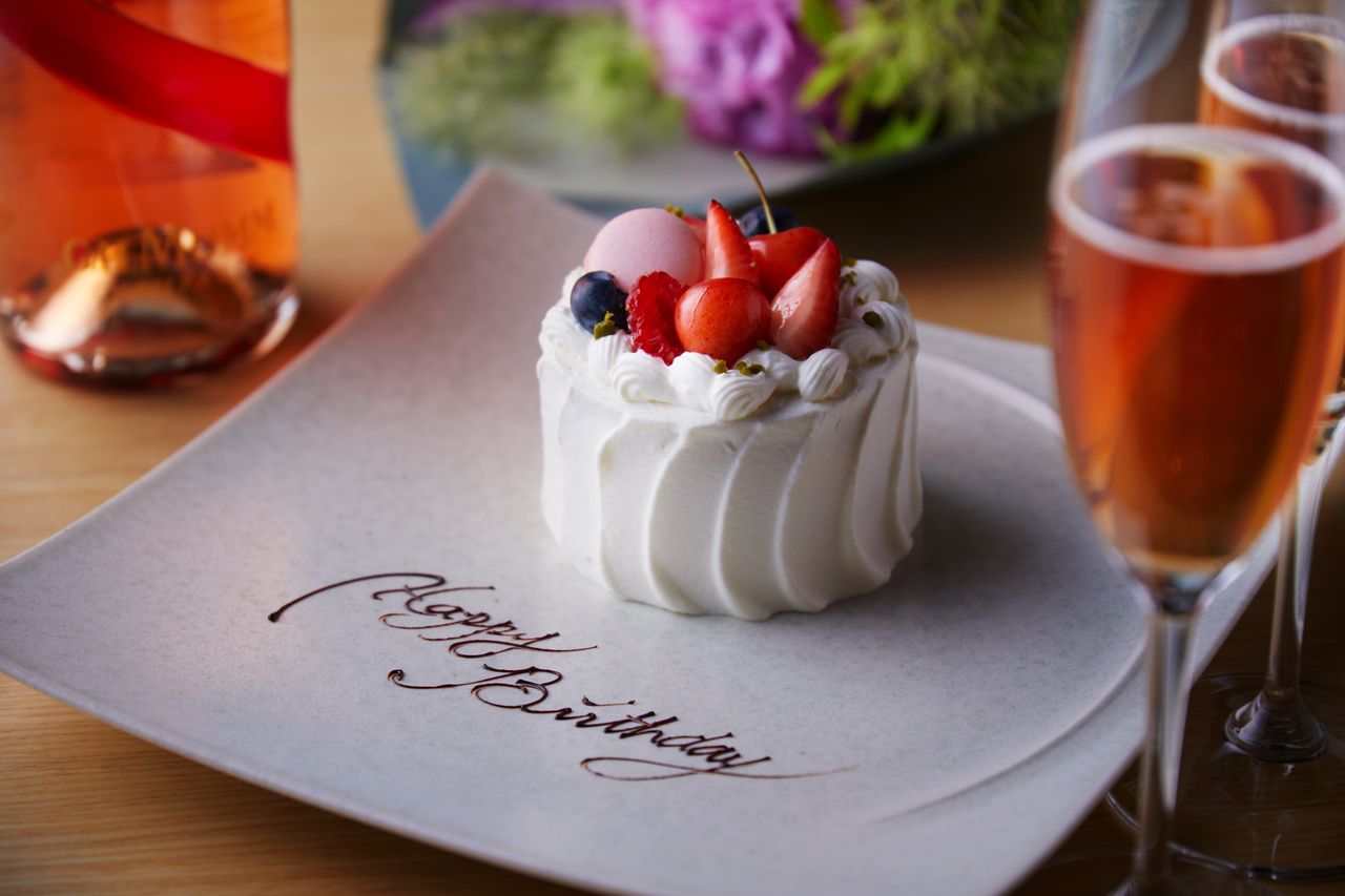 【기념일 추천】10월 1일 시작 — 교토산 소고기 철판구이를 포함한 총 9품 清水コース(Shimizu Course), 메시지 플레이트 및 음료 1잔 제공