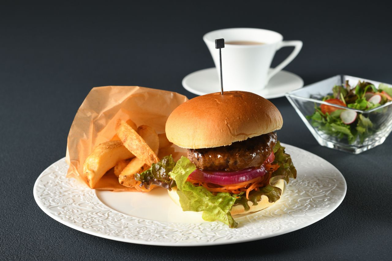 【평일 한정】〈1음료 첨부〉야채의 쿠루디테와 와규 버거 세트