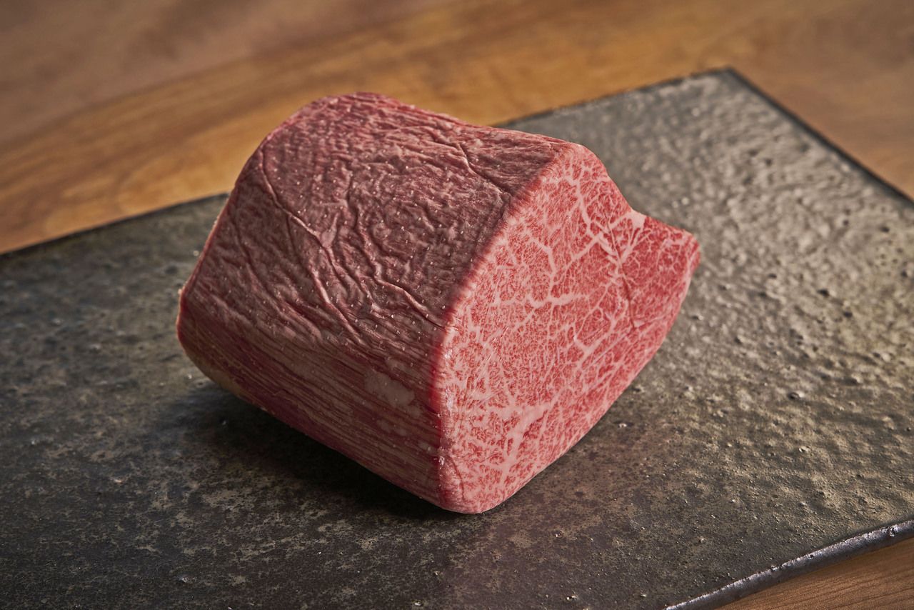 11/7-12/16 [Sui En] 8-course meal including fresh black abalone, seasonal vegetables, and Chef Aso's carefully selected Japanese Black Beef