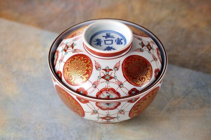 Enjoy Japanese cuisine with our chef's choice menu (14 dishes)