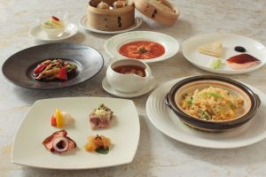 （12/13~）〈土日祝〉 〈蟹肉入りふかひれあんかけ炒飯＆北京ダック つき〉プレミアムランチコース