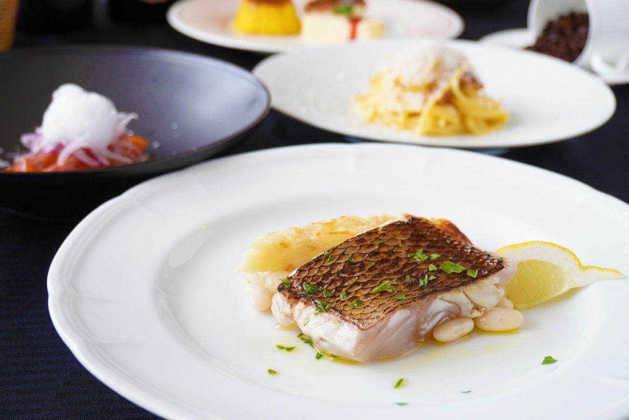 【特別メインランチ】　2,900円 （12/29～1/4）