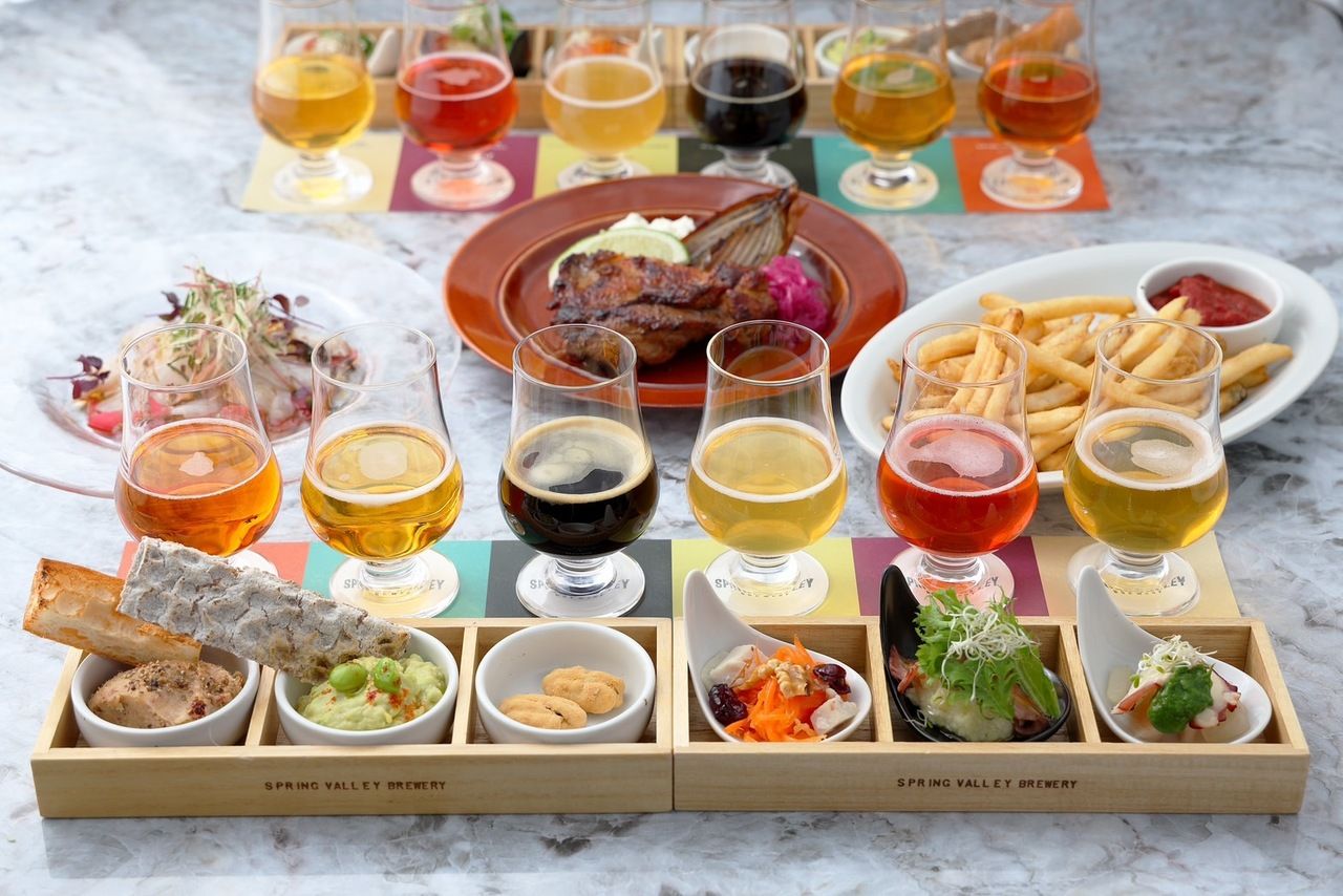 Solo lunedì e martedì — CRAFT TAPAS COURSE con 3 ore di bevande illimitate (include beer flight e free flow) ¥5,500