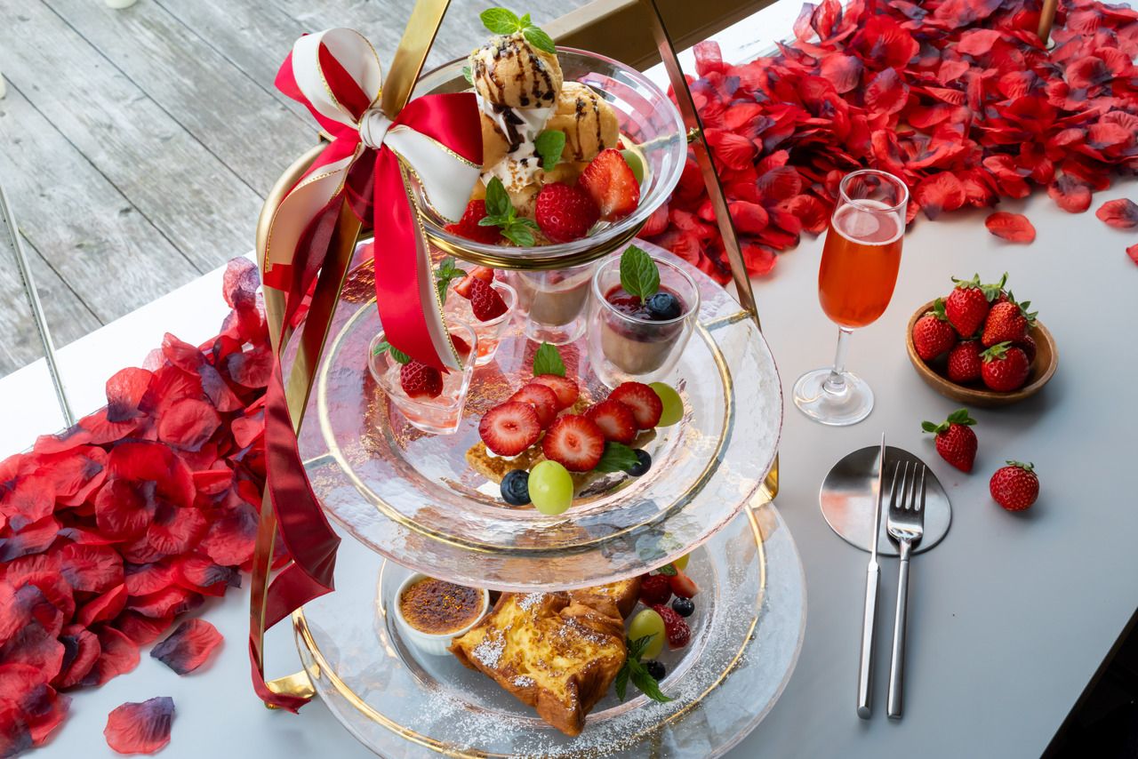 【含90分鐘暢飲】奢華Amaou下午茶甜點套餐