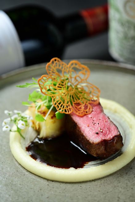 【窓席確約アニバーサリープラン】 乾杯酒＋メインは飛騨牛　5品＋食後のお飲み物   