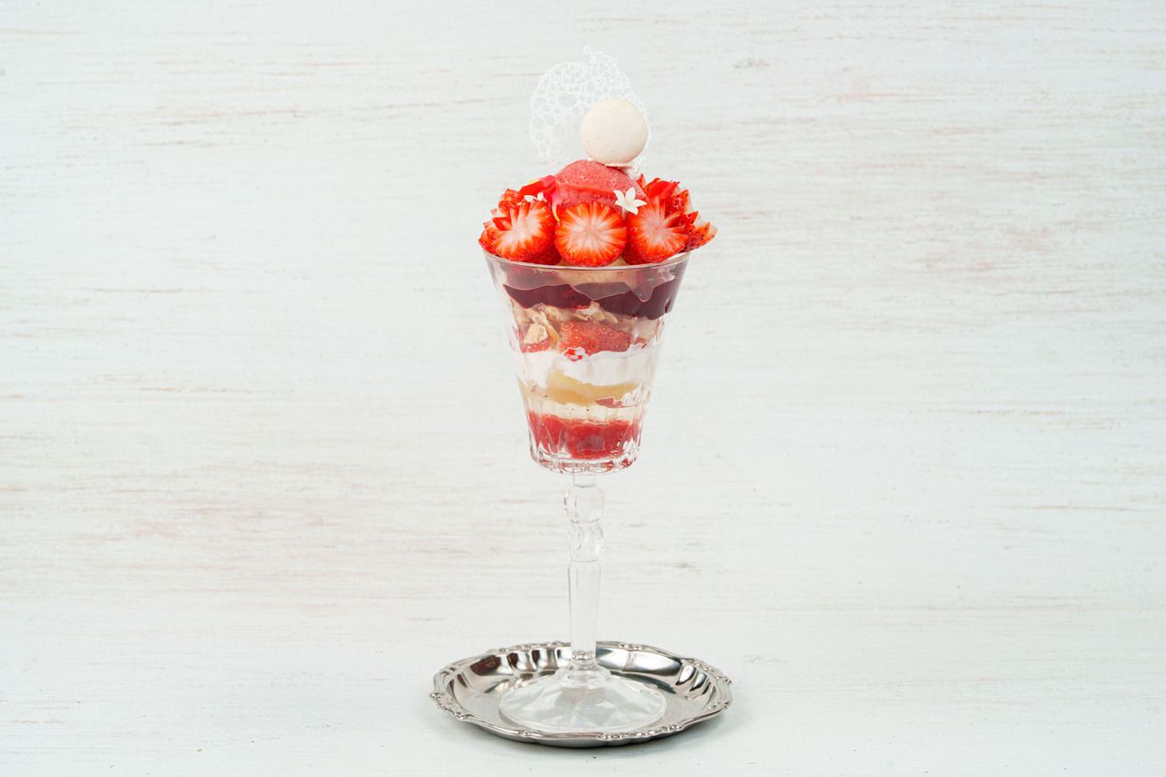 ＊平日【季節限定】いちごパフェ