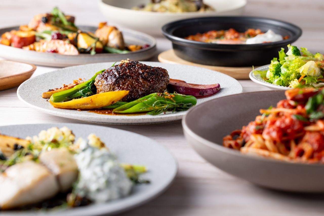 【Botanico Lunch】＜新春タイムセール＞野菜たっぷり前菜サラダビュッフェと有機野菜などこだわり素材の選べるメイン＋食後のカフェ付き