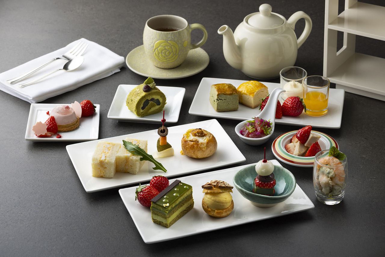 [Advance Payment Required] [Weekends 11:30 or 14:00, Two sittings] Marunouchi Jikan Cherry Blossom and Matcha Afternoon Tea