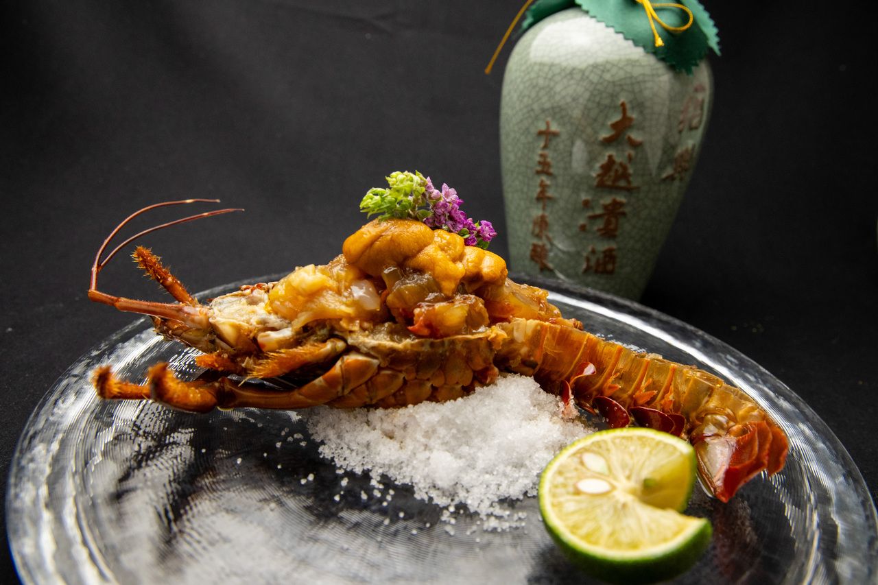 Kekashark shark fin and spiny lobster course