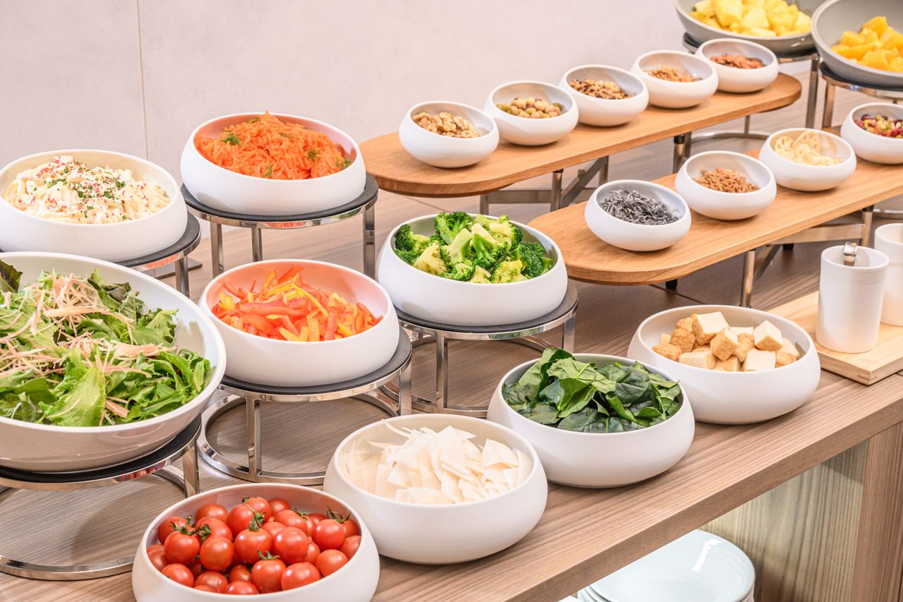 【期間限定】ホームページ限定 日頃の感謝を込めてサラダバー（ランチセット）半額＋乾杯酒付き　お好みのメインに合わせて2,200円～　