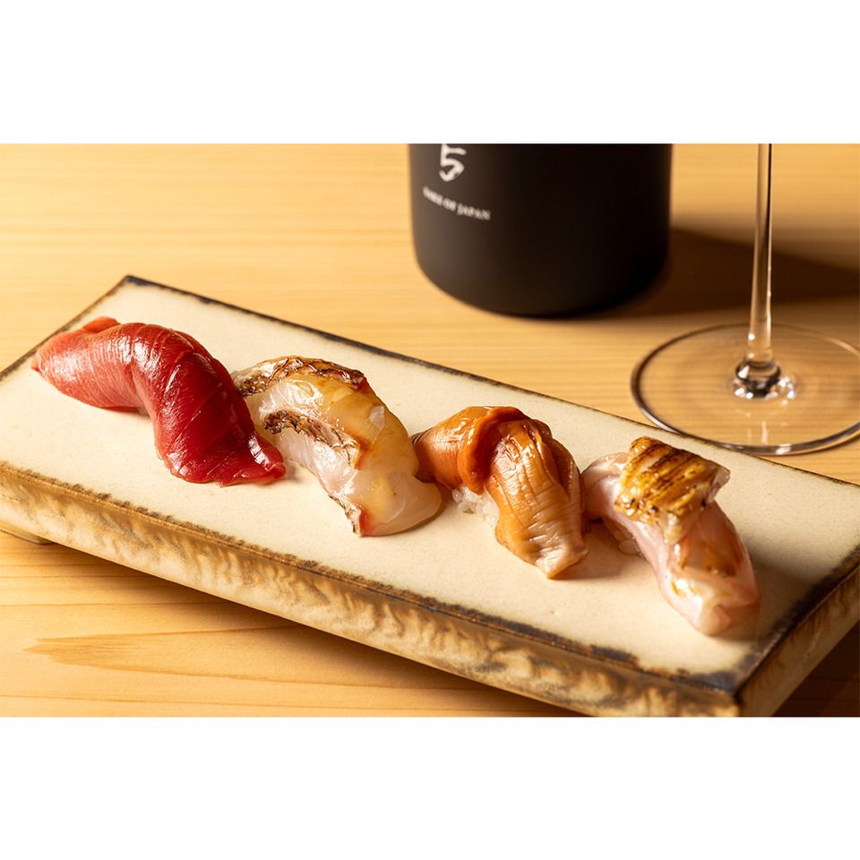 (Lunch) Nigiri course with Beer Free flow (90 Mins.)