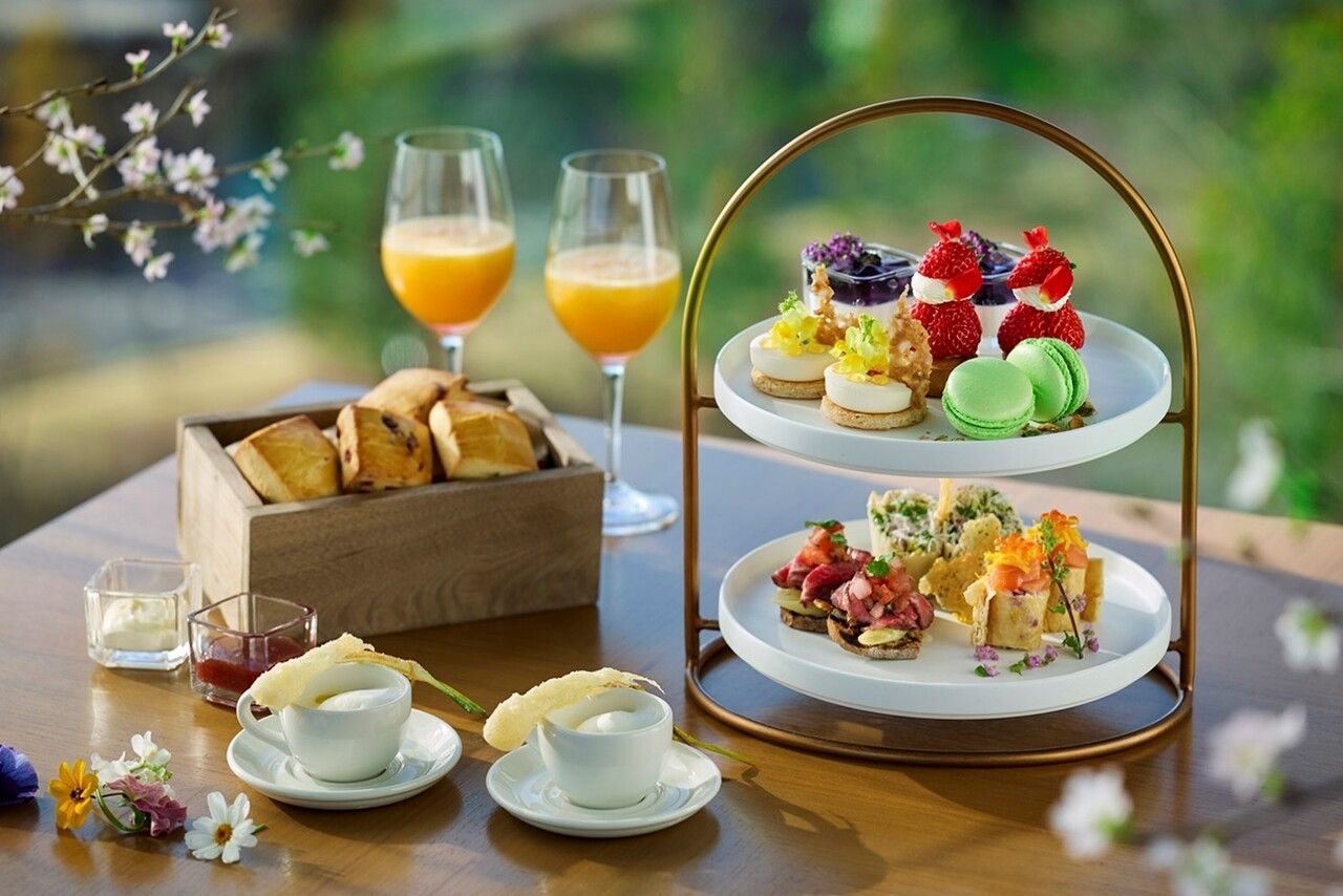 [13:00 Start] Spring Flower Afternoon Tea with Glass of Champagne