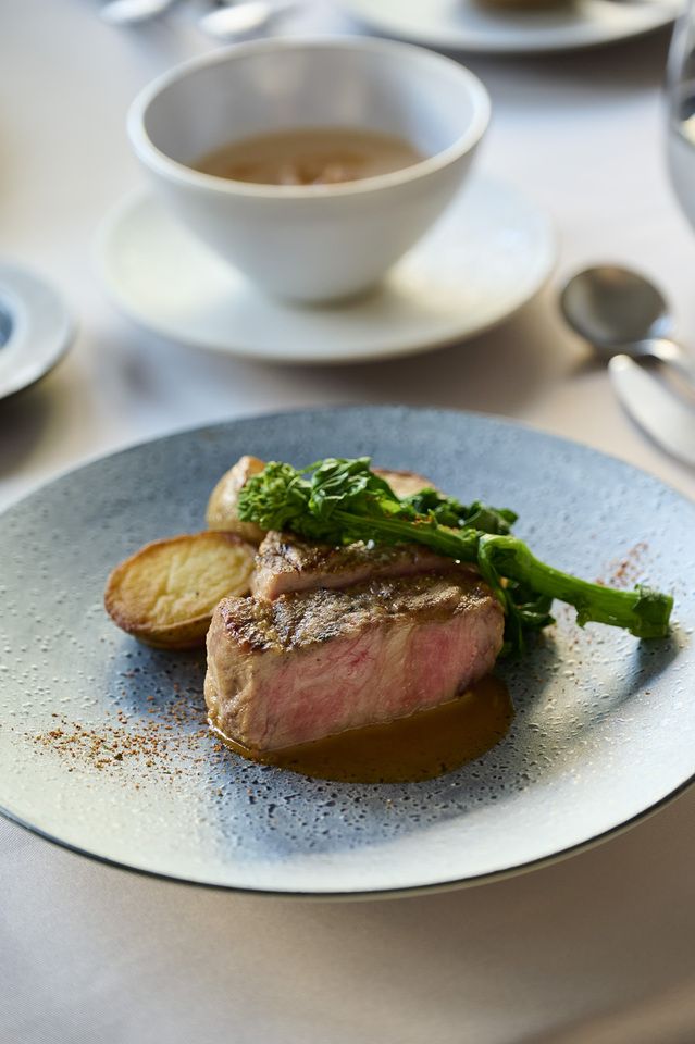 【 Lunch Course】芽吹きの色彩を纏った、選べるメインのプリフィックスコース全4品＋食後のカフェ付き