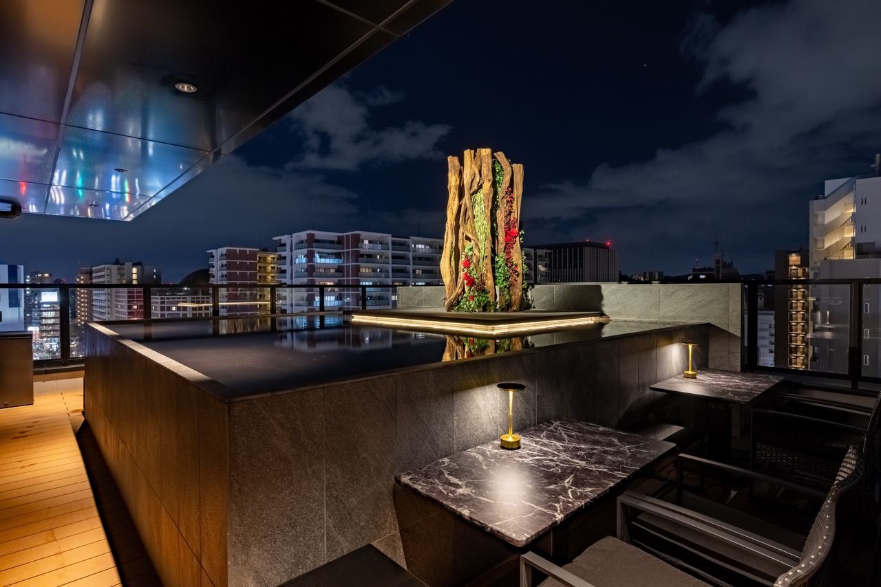 [Limited to 8:30 PM] Terrace use at 8:00 PM + Chef's choice evening course