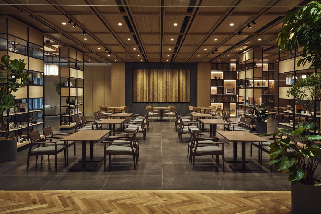 【weekends ＆ holidays】 book a table