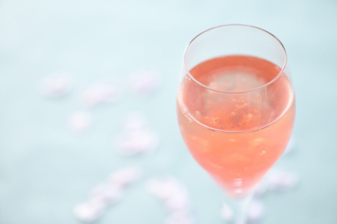 【1/10~4/30】봄꽃의 딸기 애프터눈 티+칵테일