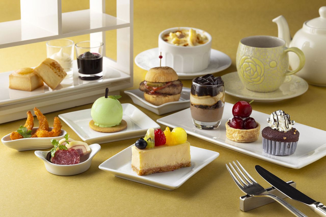 [Advance Payment Required] [Weekdays 11:30-13:30 Entry - Counter Seats Only] Marunouchi Jikan Cherry Cheese Afternoon Tea